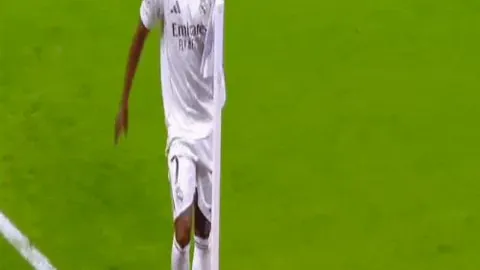 冈萨雷斯或投汉茨科？费耶诺德转会动态聚焦，拭目以待